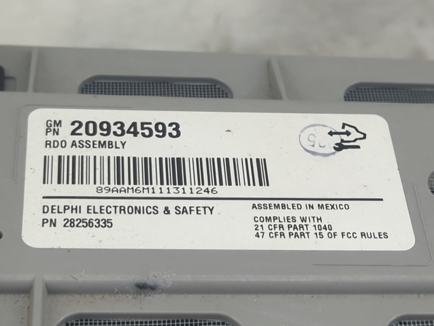 2010-2014 Gmc Yukon Radio AM FM Cd Player Receiver Replacement P/N:20934593 28256335 Fits OEM Used Auto Parts - Oemusedautop