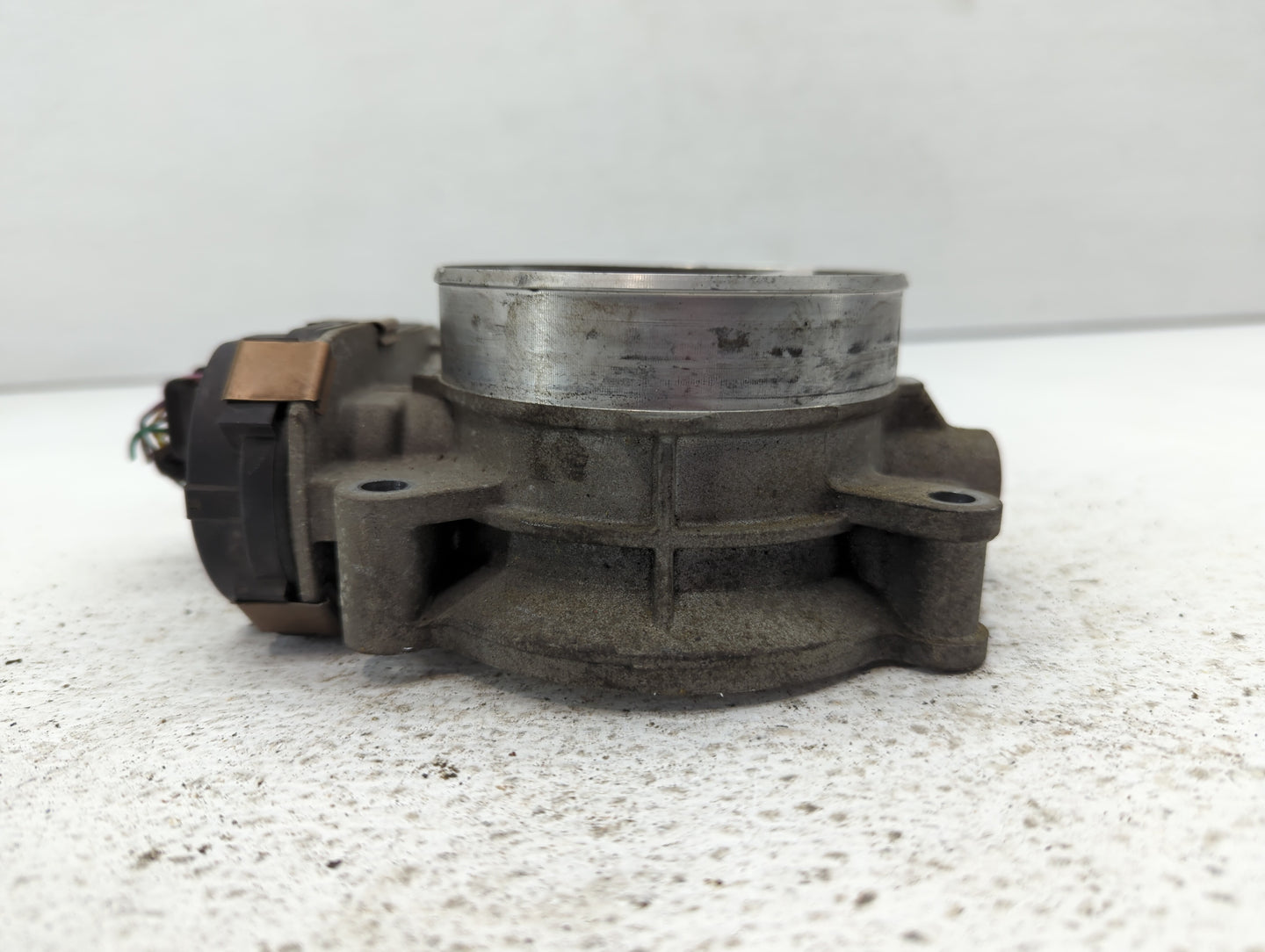 2009-2014 Gmc Yukon Throttle Body P/N:RME87-3C9992 Fits Fits 2009 2010 2011 2012 2013 2014 2015 OEM Used Auto Parts - Oemuse