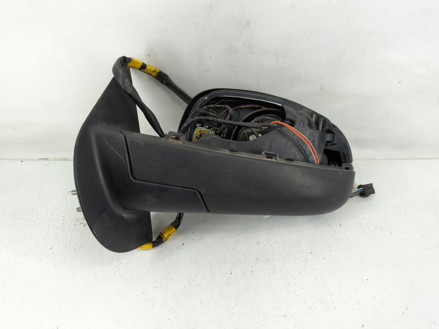 2009-2014 Gmc Yukon Xl Driver Side View Mirror - Left Door Mirror OEM Used - Oemusedautoparts1.com