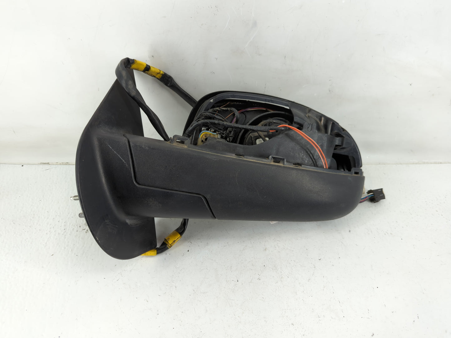 2009-2014 Gmc Yukon Xl Driver Side View Mirror - Left Door Mirror OEM Used - Oemusedautoparts1.com