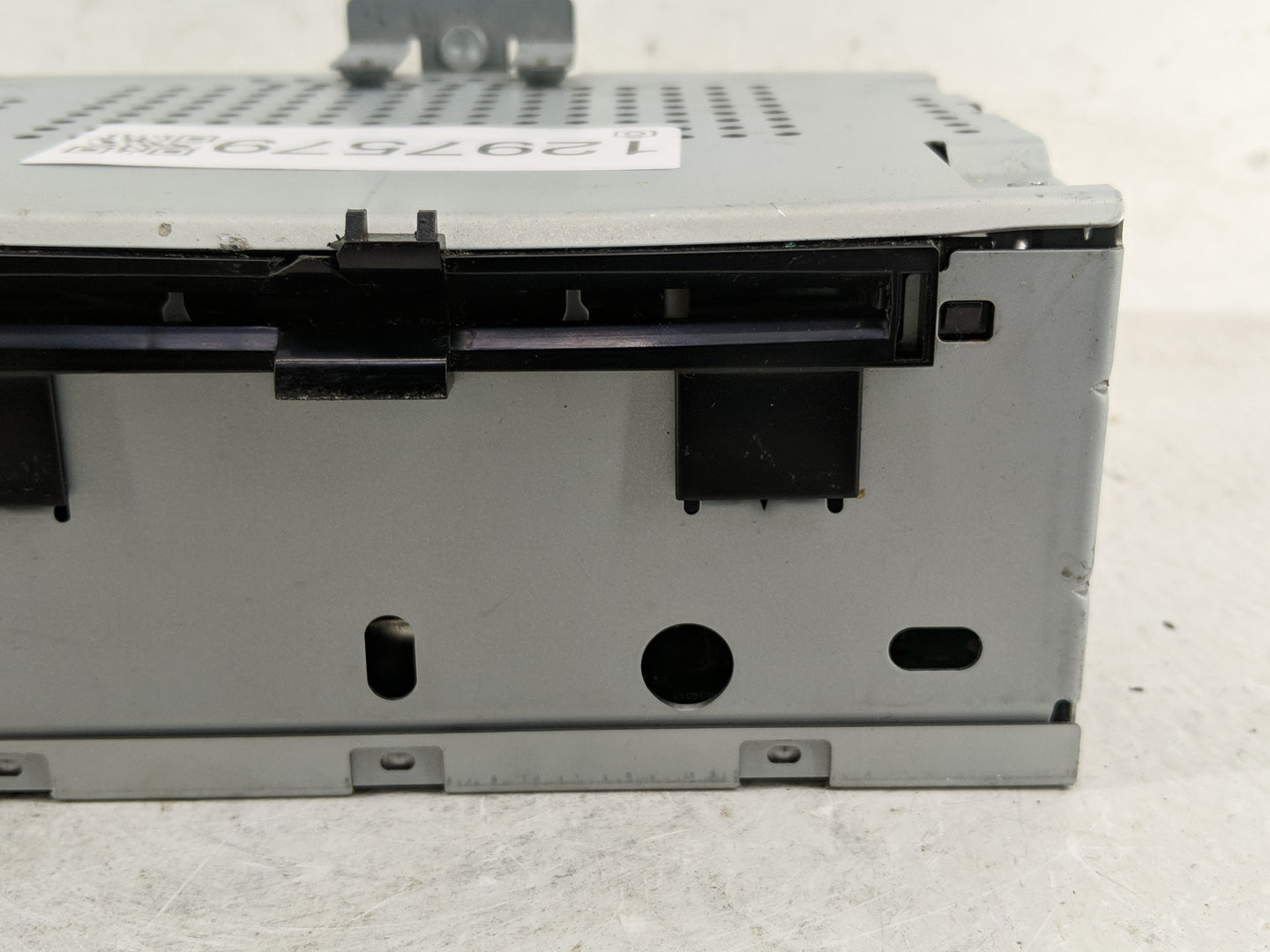 2011 Gmc Yukon Xl Radio AM FM Cd Player Receiver Replacement P/N:FL1T-19C107-CC Fits OEM Used Auto Parts - Oemusedautoparts1