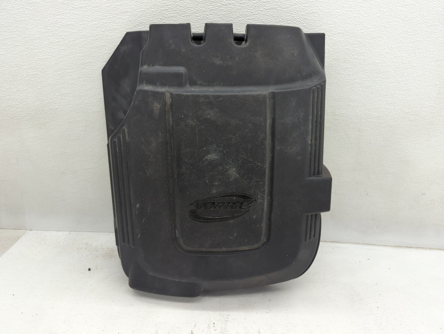 2011 Gmc Yukon Xl Engine Cover - Oemusedautoparts1.com