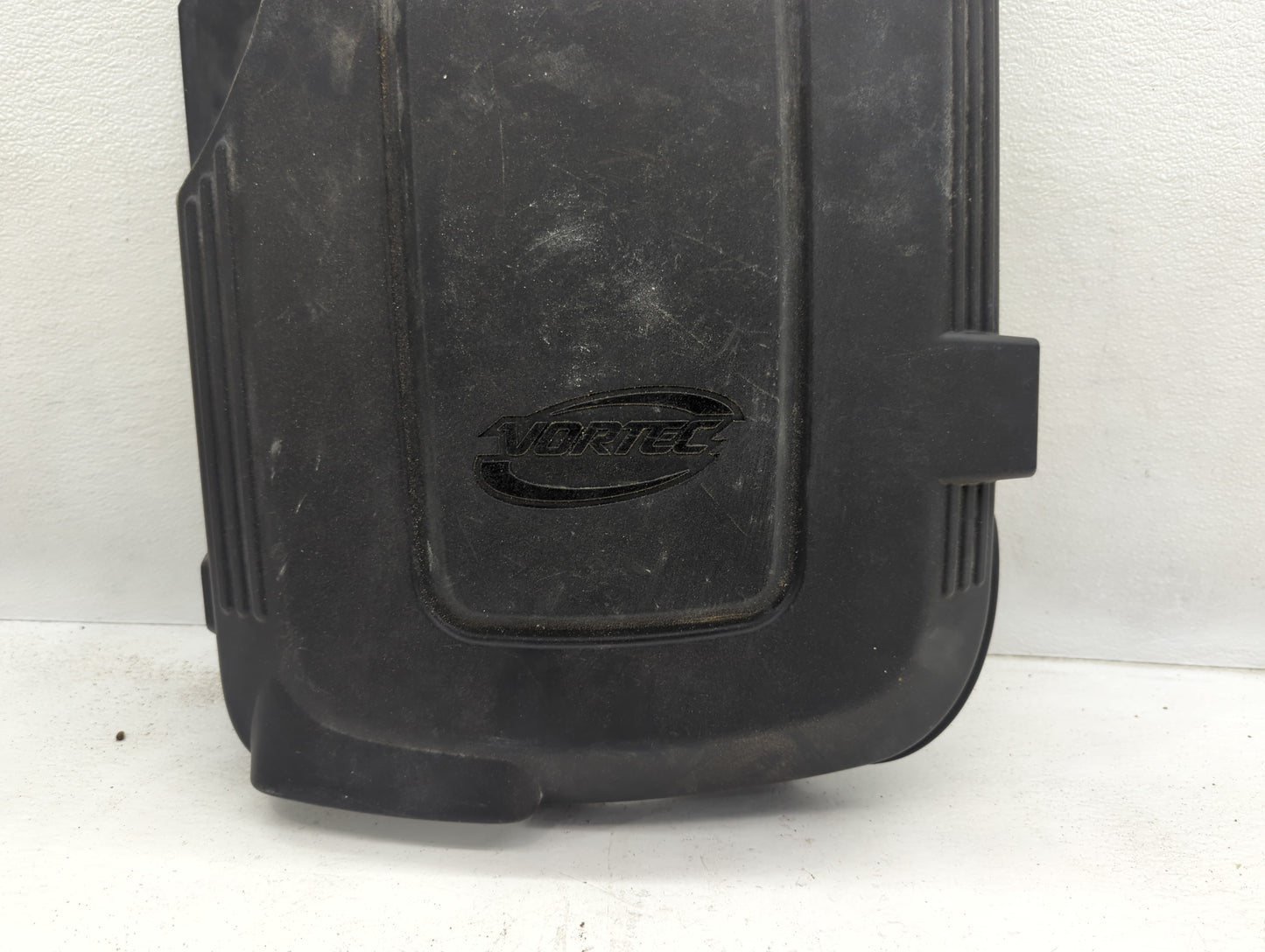 2011 Gmc Yukon Xl Engine Cover - Oemusedautoparts1.com