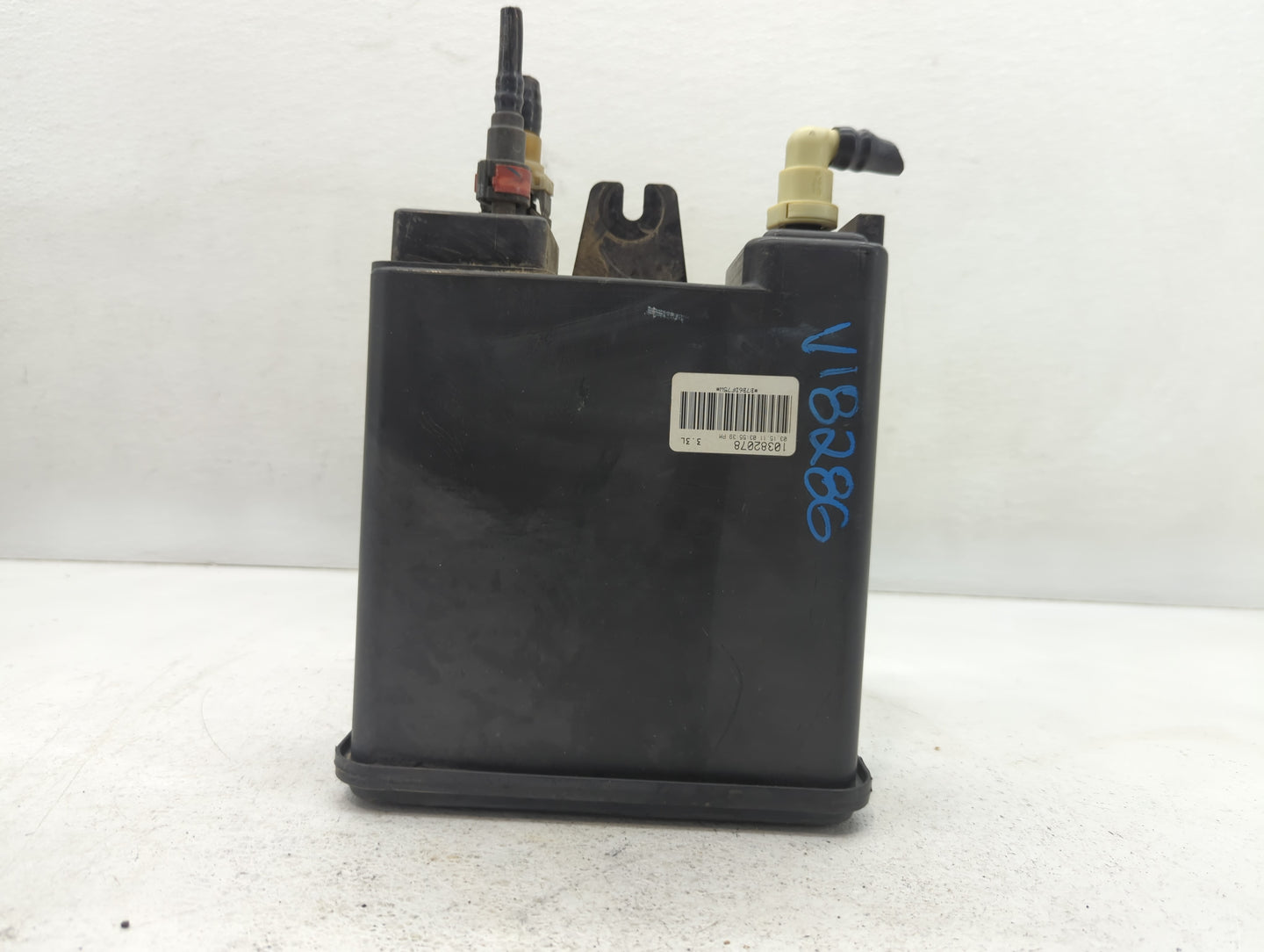 2011 Gmc Yukon Xl Fuel Vapor Charcoal Canister - Oemusedautoparts1.com