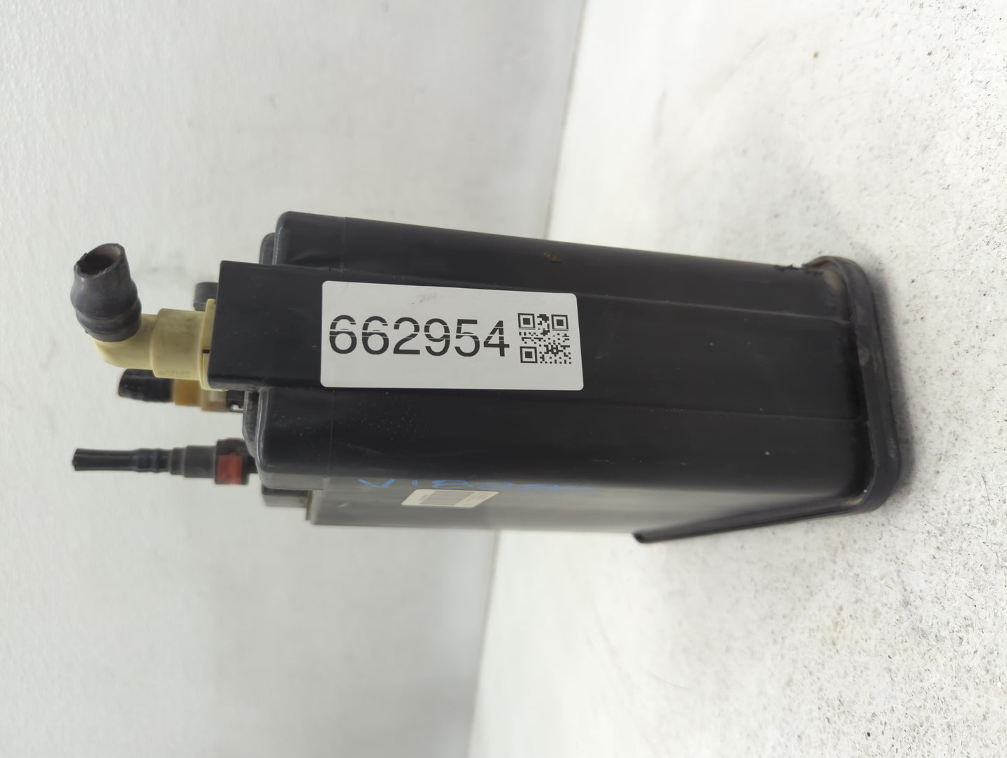 2011 Gmc Yukon Xl Fuel Vapor Charcoal Canister - Oemusedautoparts1.com