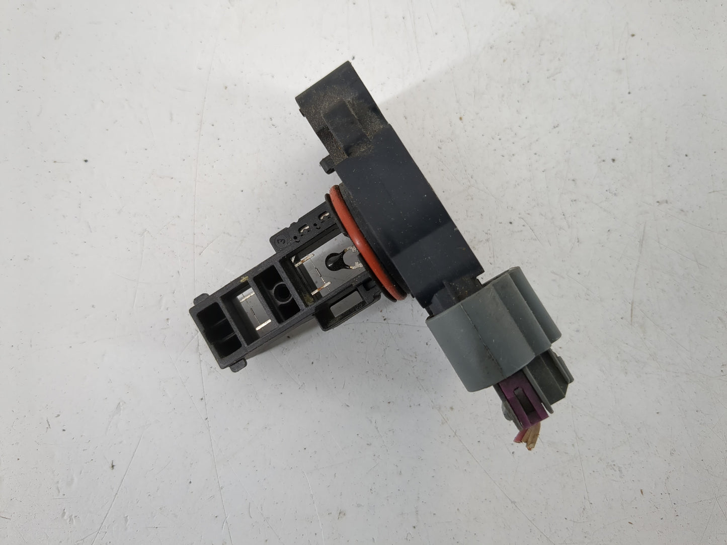 2009-2014 Gmc Yukon Xl 1500 Mass Air Flow Meter Maf - Oemusedautoparts1.com