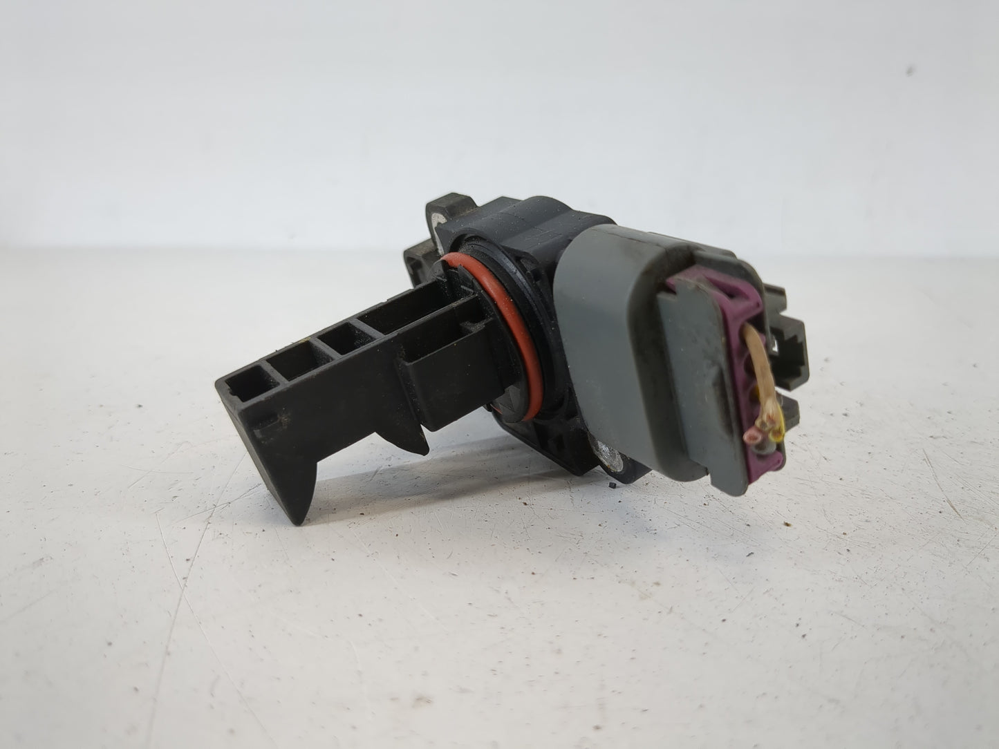 2009-2014 Gmc Yukon Xl 1500 Mass Air Flow Meter Maf - Oemusedautoparts1.com