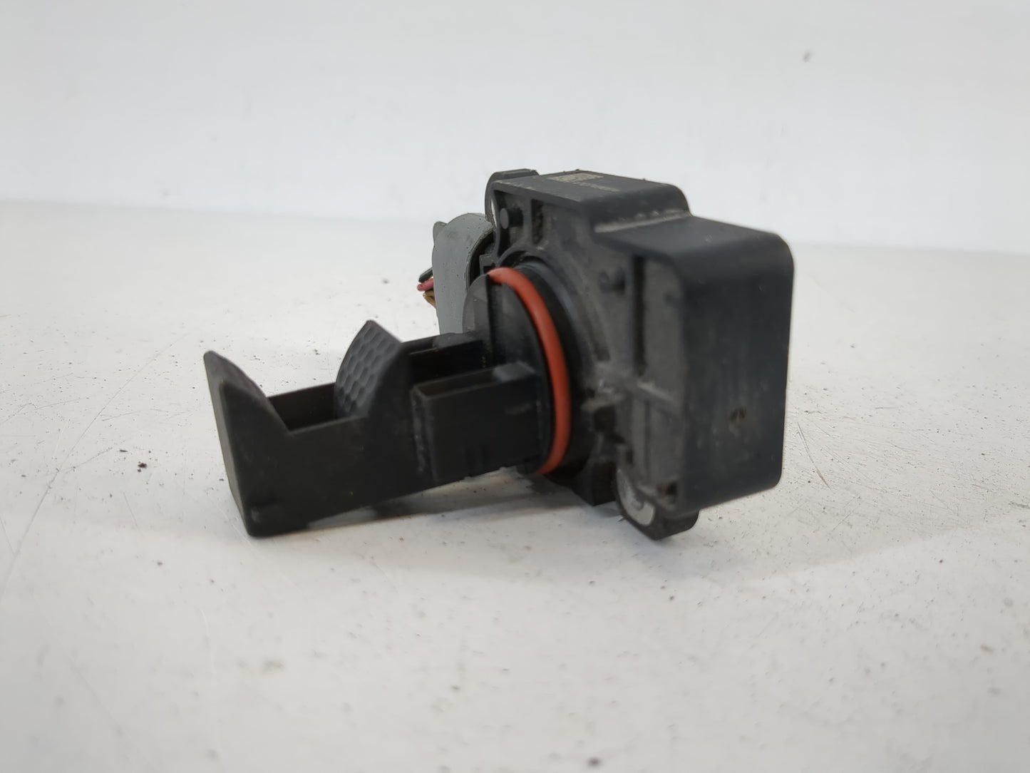 2009-2014 Gmc Yukon Xl 1500 Mass Air Flow Meter Maf - Oemusedautoparts1.com