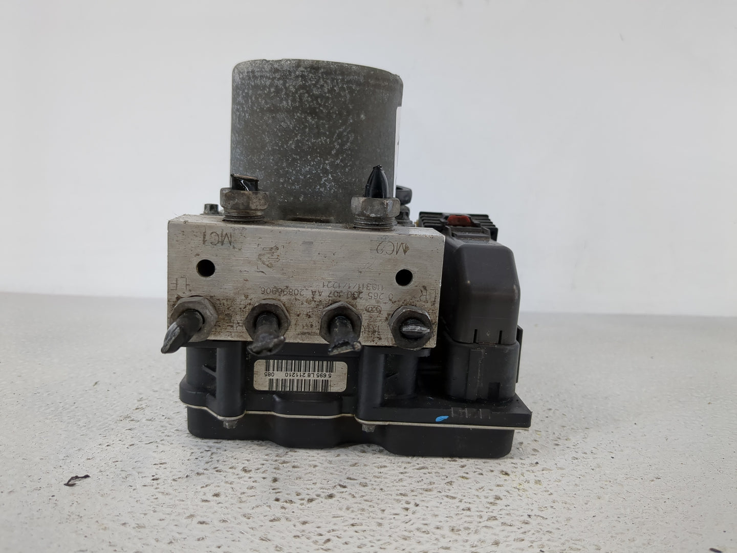 2009-2014 Gmc Yukon Xl 1500 ABS Pump Control Module Replacement P/N:20896906 Fits Fits 2009 2010 2011 2012 2013 2014 OEM Use