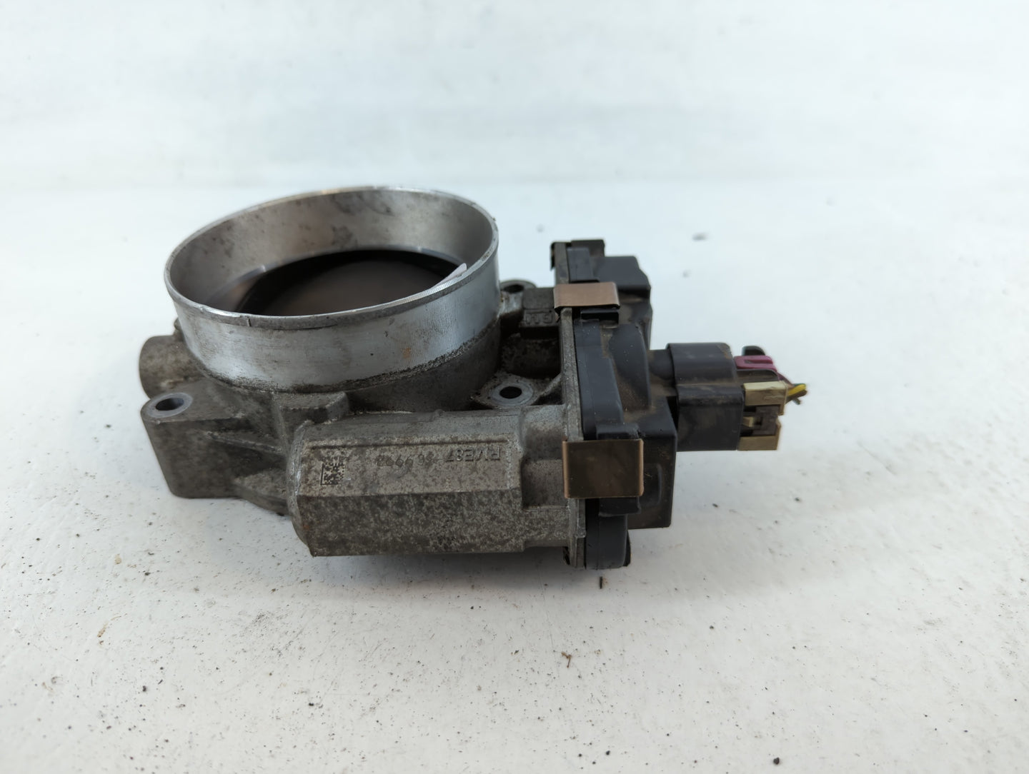 2009-2014 Gmc Yukon Xl 1500 Throttle Body P/N:RME87-3C9992 Fits Fits 2009 2010 2011 2012 2013 2014 2015 OEM Used Auto Parts 