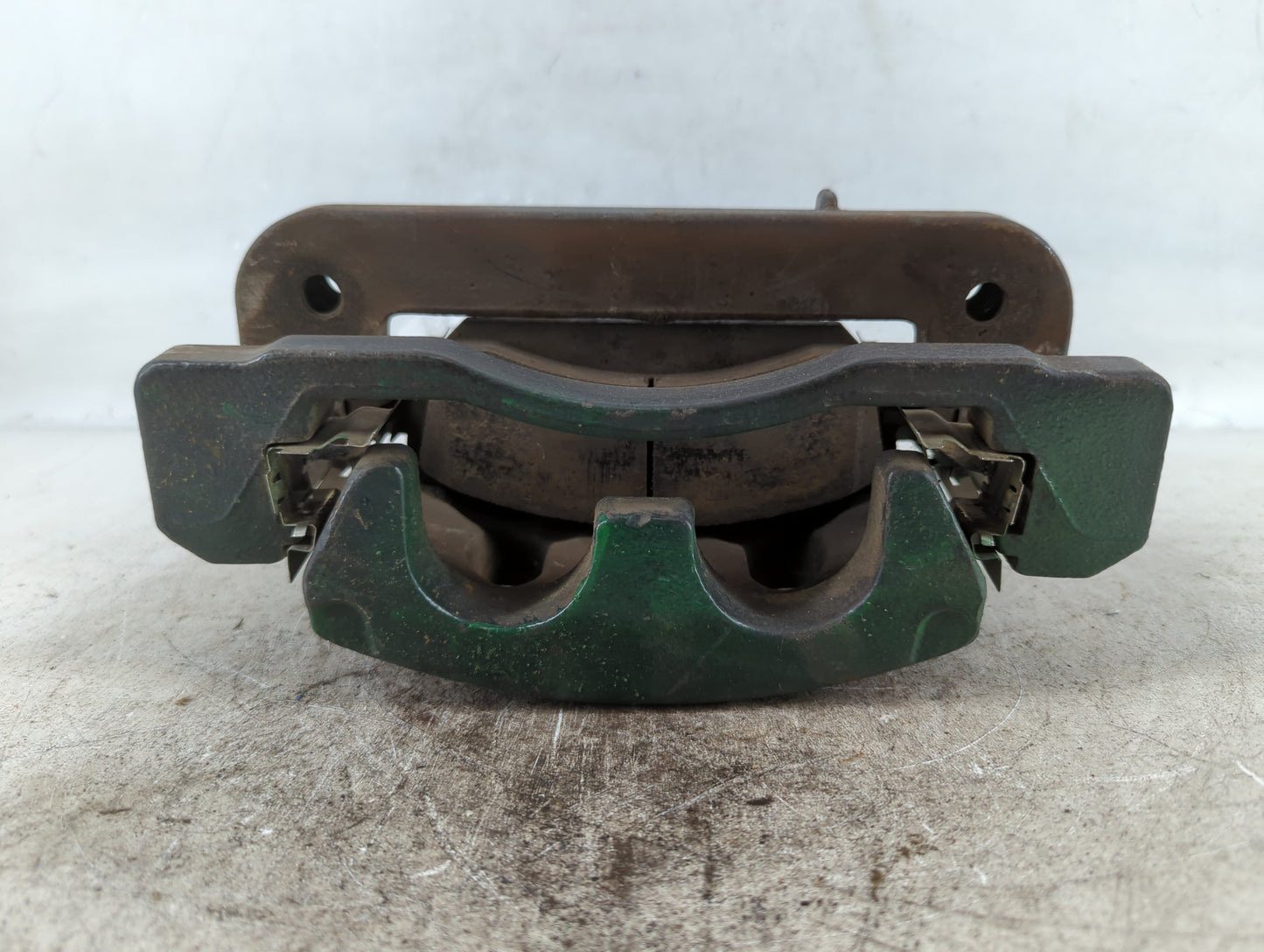 2007-2014 Gmc Yukon Xl 1500 Front Driver Left Brake Caliper - Oemusedautoparts1.com