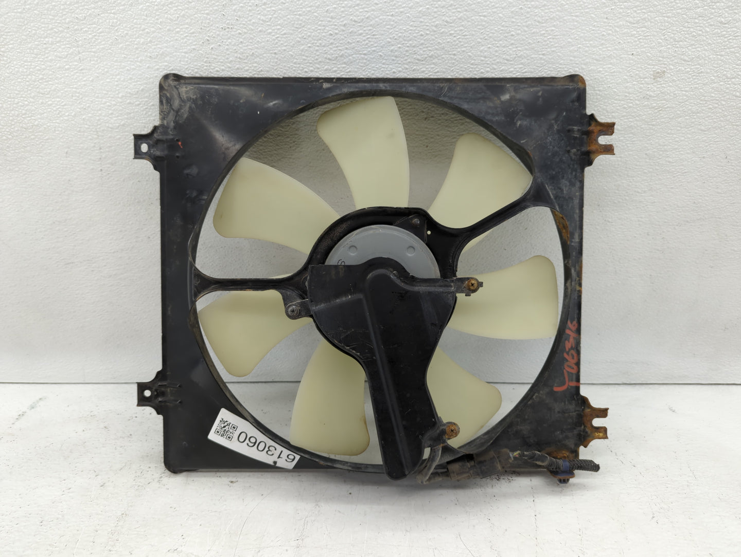 2011-2012 Honda Accord Left Radiator Fan Motor Assembly - Oemusedautoparts1.com