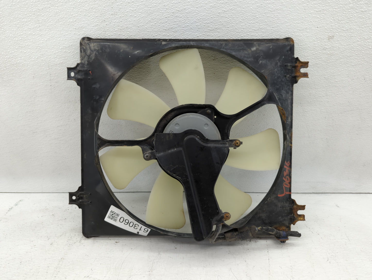 2011-2012 Honda Accord Left Radiator Fan Motor Assembly - Oemusedautoparts1.com