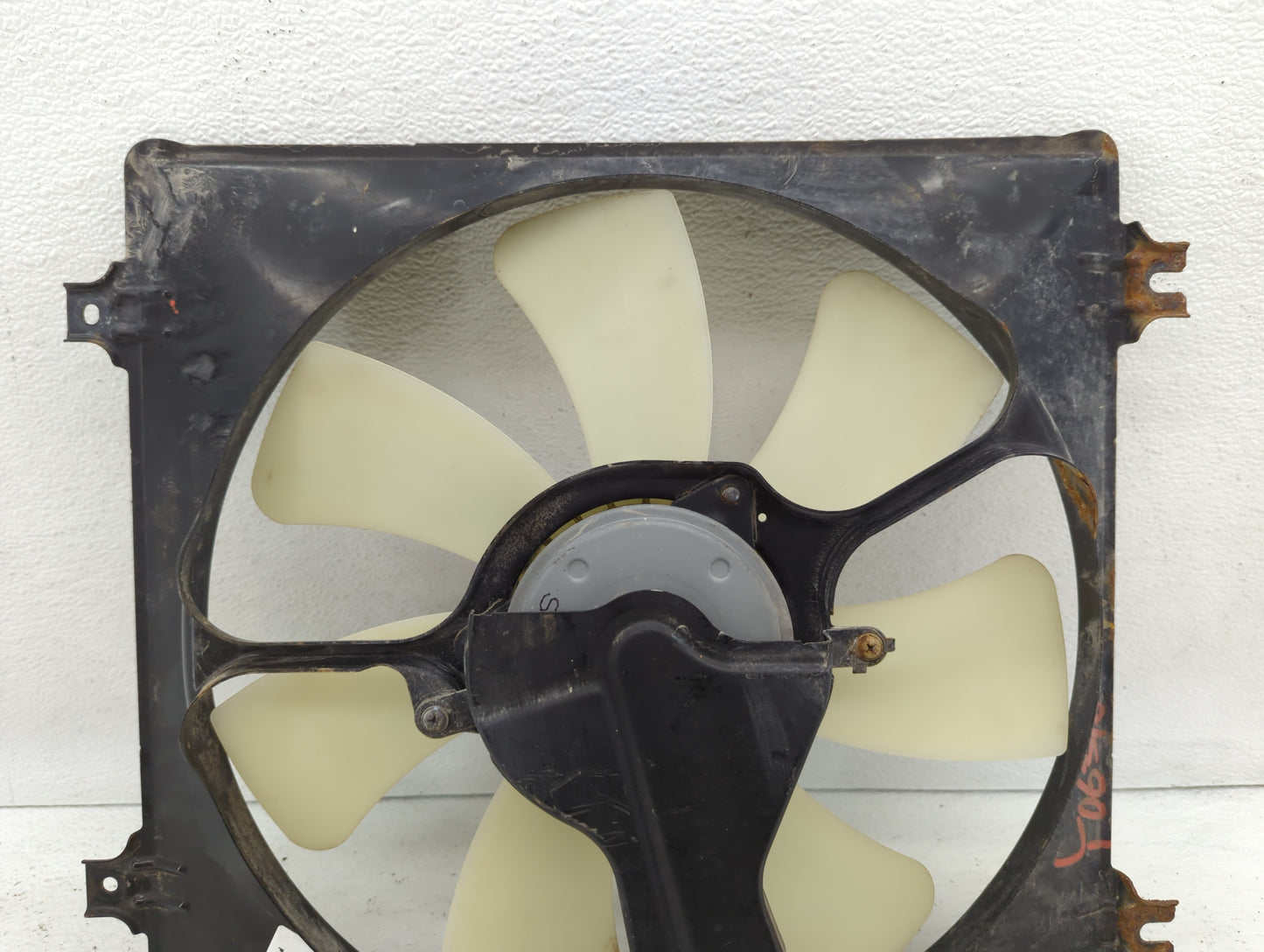 2011-2012 Honda Accord Left Radiator Fan Motor Assembly - Oemusedautoparts1.com