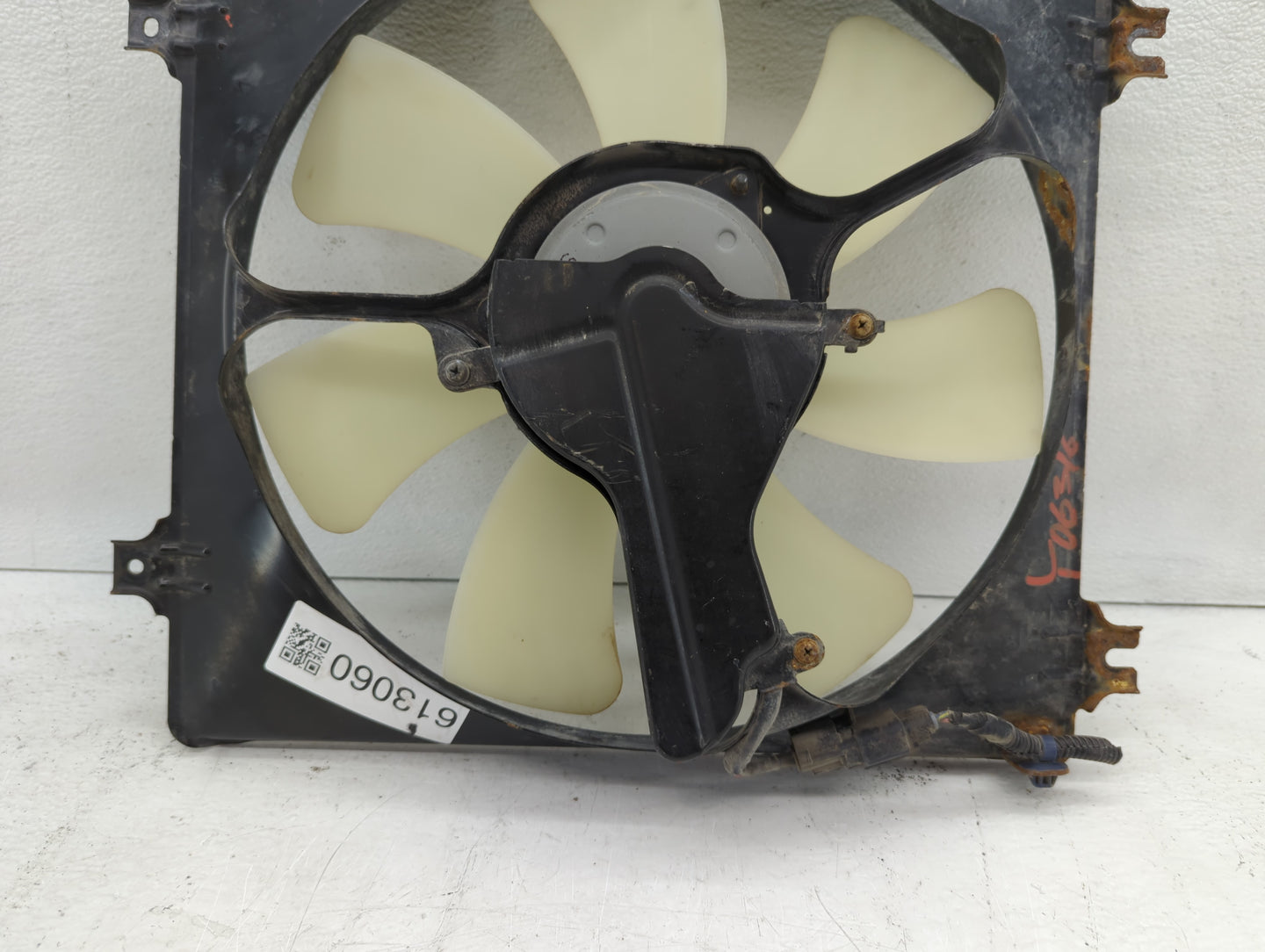 2011-2012 Honda Accord Left Radiator Fan Motor Assembly - Oemusedautoparts1.com