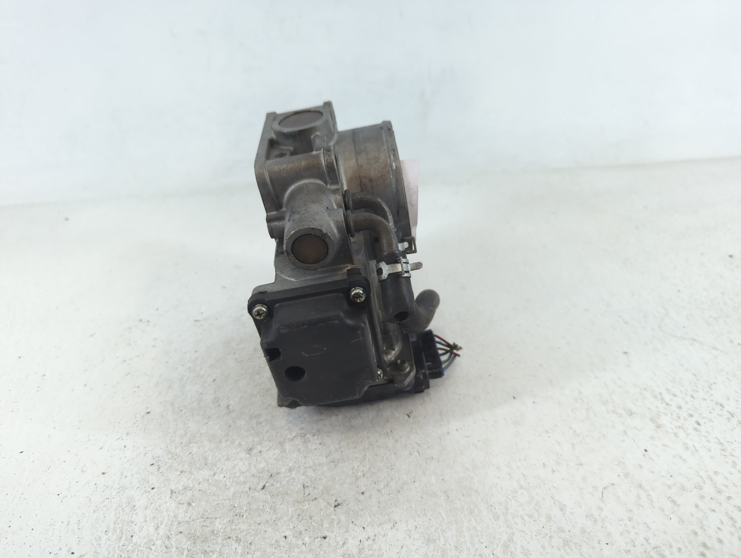 2008-2012 Honda Accord Throttle Body P/N:GMD7A Fits Fits 2008 2009 2010 2011 2012 OEM Used Auto Parts - Oemusedautoparts1.co