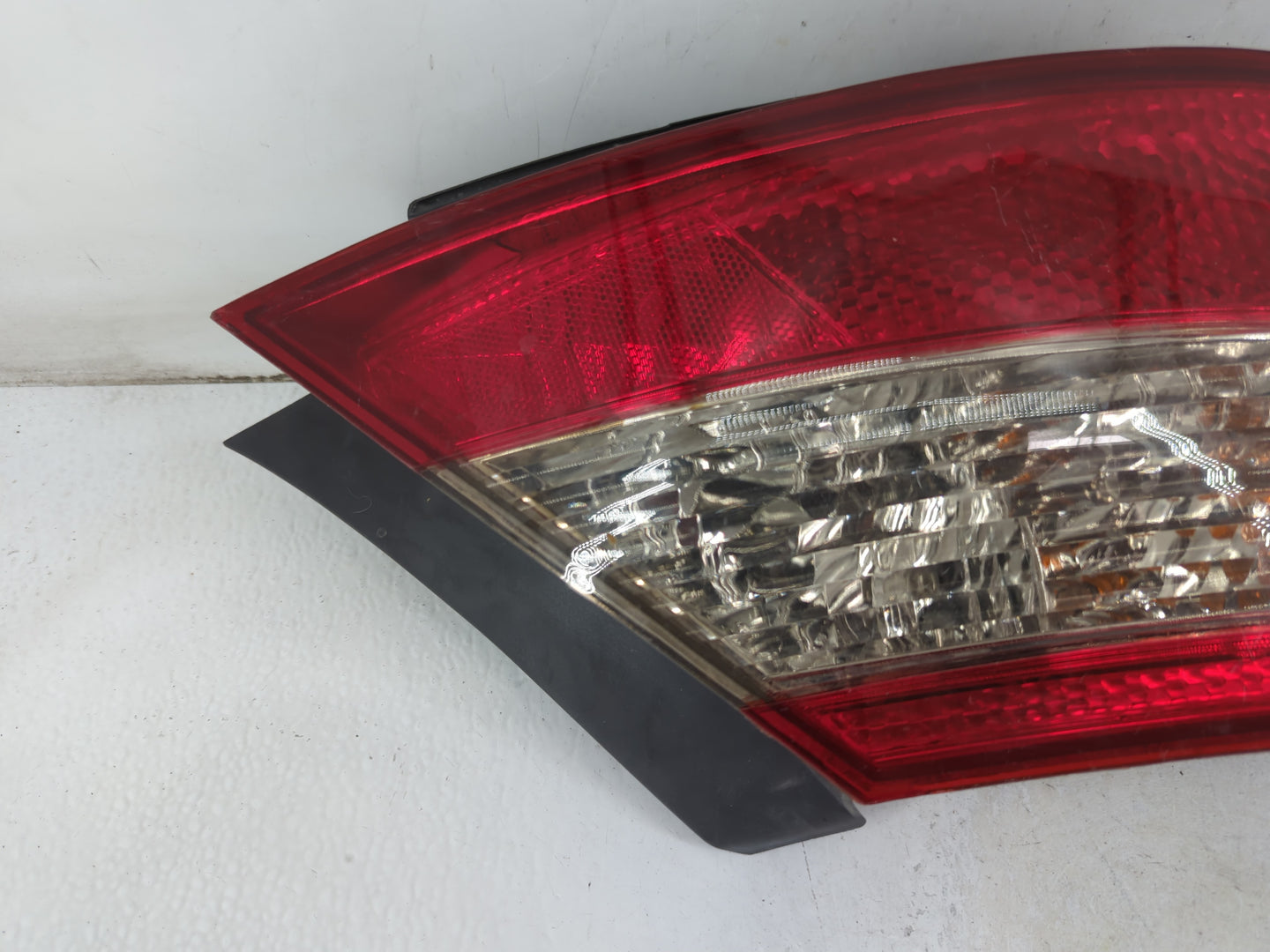 2009-2011 Honda Civic Tail Light Assembly Driver Left OEM P/N:L13376903 Fits Fits 2009 2010 2011 OEM Used Auto Parts - Oemus