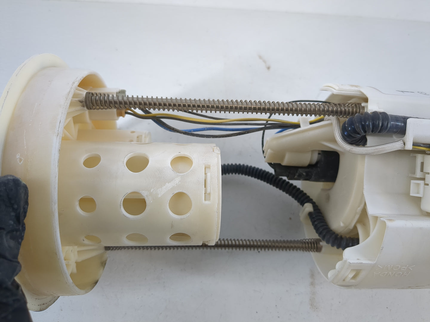 2006-2011 Honda Civic Electrical Gas Fuel Pump Assembly - Oemusedautoparts1.com