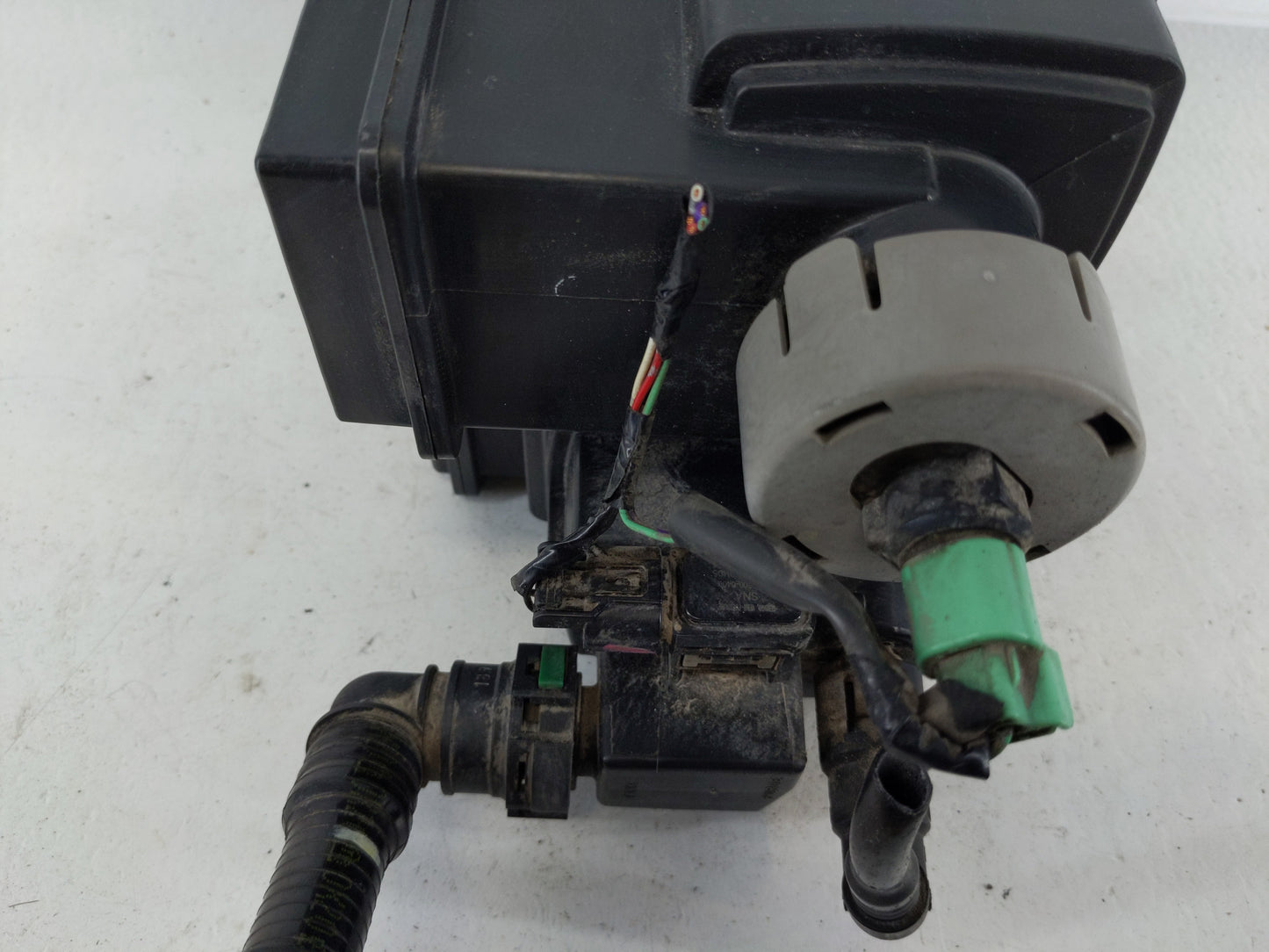 2011 Honda Civic Fuel Vapor Charcoal Canister Black - Oemusedautoparts1.com