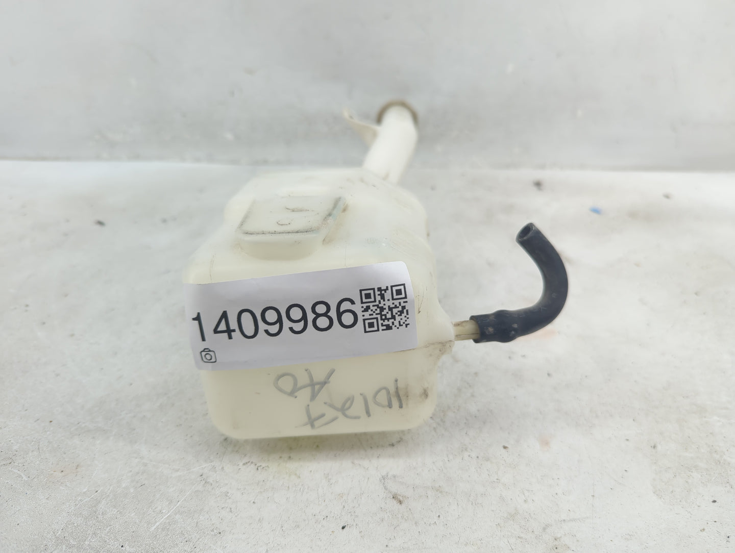 2006-2011 Honda Civic Windshield Washer Fluid Reservoir Bottle Oem - Oemusedautoparts1.com