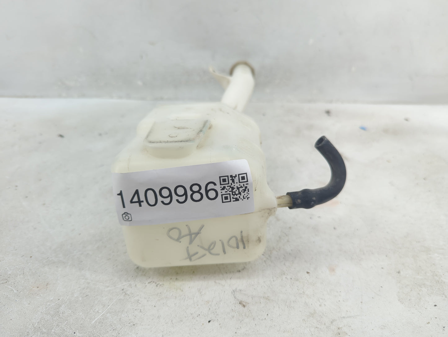 2006-2011 Honda Civic Windshield Washer Fluid Reservoir Bottle Oem - Oemusedautoparts1.com