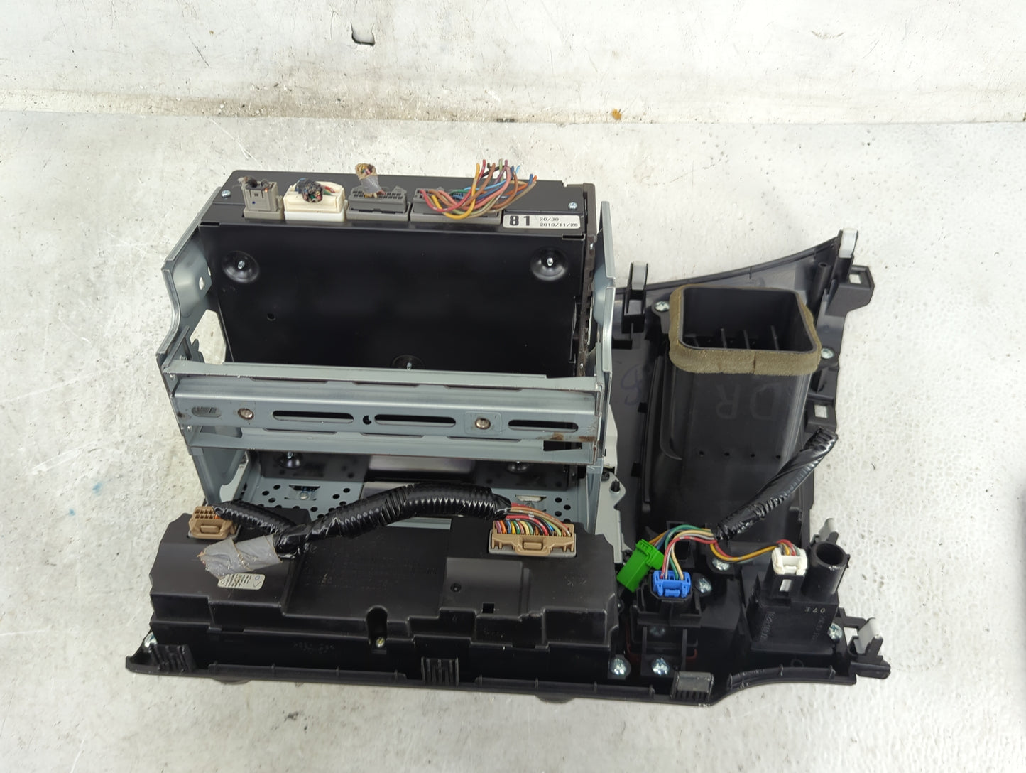 2009-2011 Honda Civic Radio AM FM Cd Player Receiver Replacement P/N:MFHN909A Fits Fits 2009 2010 2011 OEM Used Auto Parts -