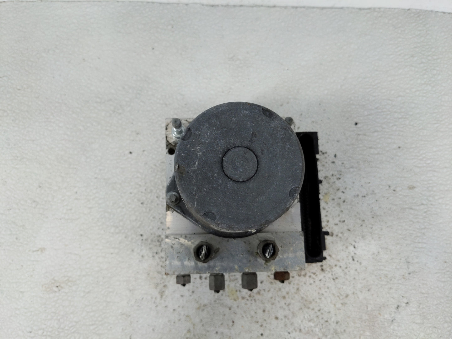 2010-2011 Honda Cr-V ABS Pump Control Module Replacement P/N:57110-SXS-A620-M1 Fits Fits 2010 2011 OEM Used Auto Parts - Oem