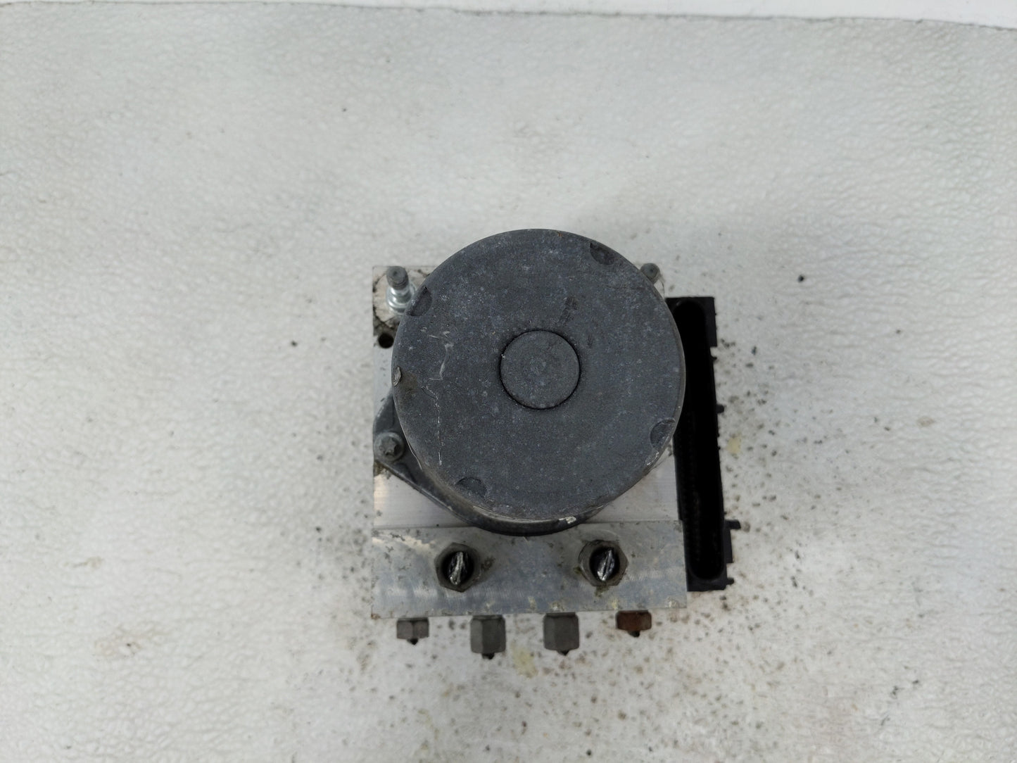 2010-2011 Honda Cr-V ABS Pump Control Module Replacement P/N:57110-SXS-A620-M1 Fits Fits 2010 2011 OEM Used Auto Parts - Oem