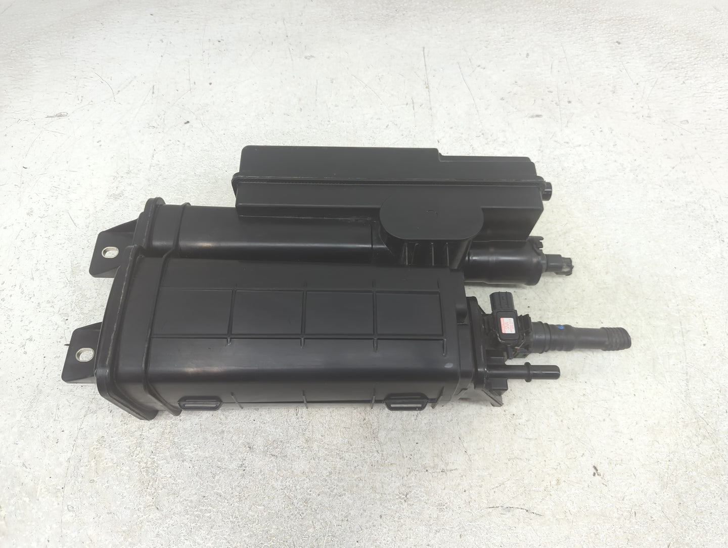2011 Honda Cr-v Fuel Vapor Charcoal Canister - Oemusedautoparts1.com
