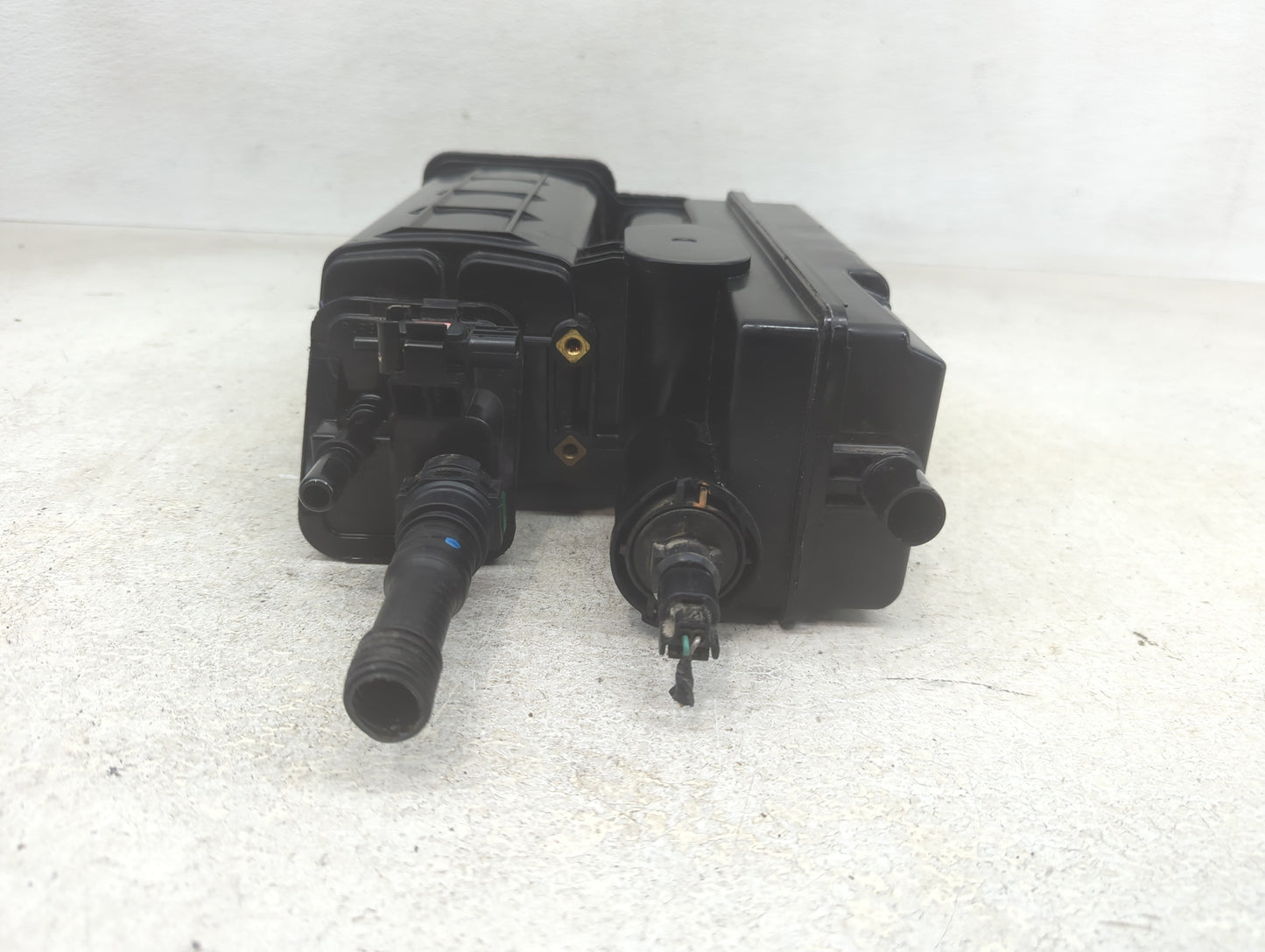 2011 Honda Cr-v Fuel Vapor Charcoal Canister - Oemusedautoparts1.com