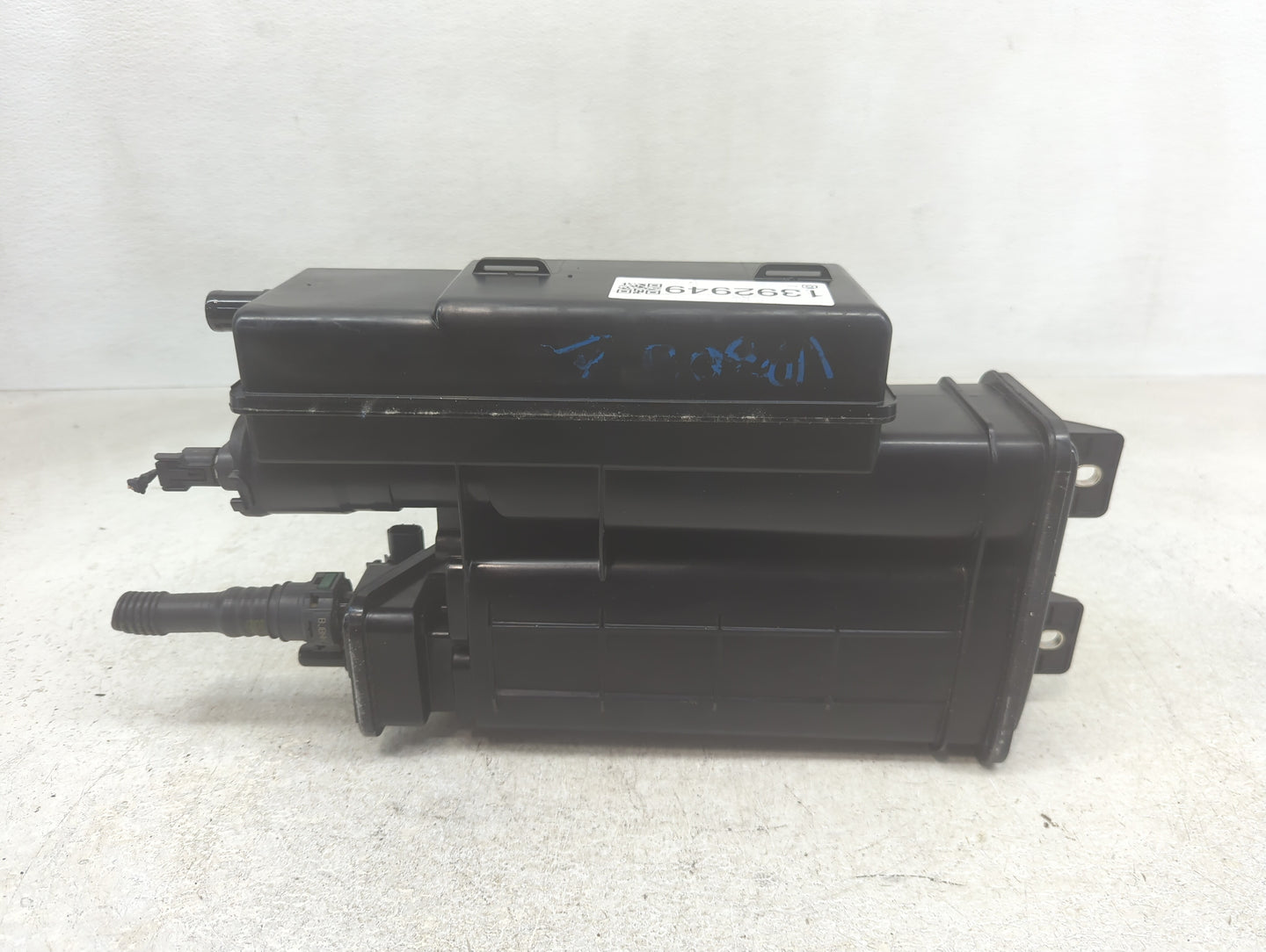 2011 Honda Cr-v Fuel Vapor Charcoal Canister - Oemusedautoparts1.com