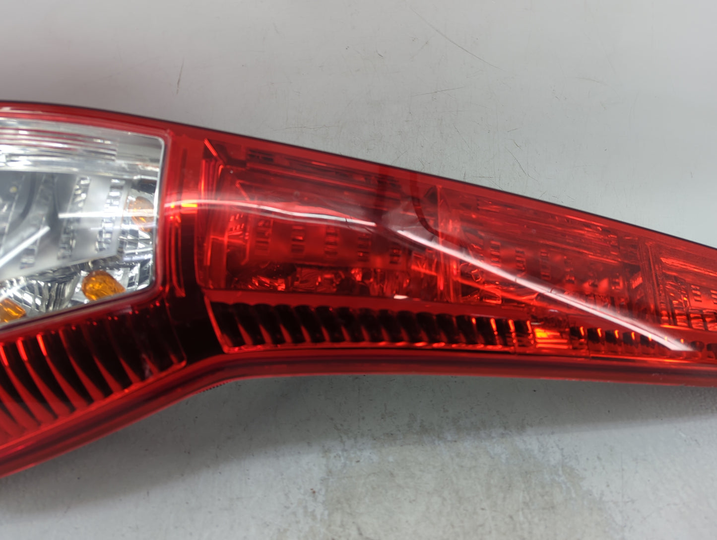 2007-2011 Honda Cr-V Tail Light Assembly Passenger Right OEM P/N:P6206 Fits Fits 2007 2008 2009 2010 2011 OEM Used Auto Part