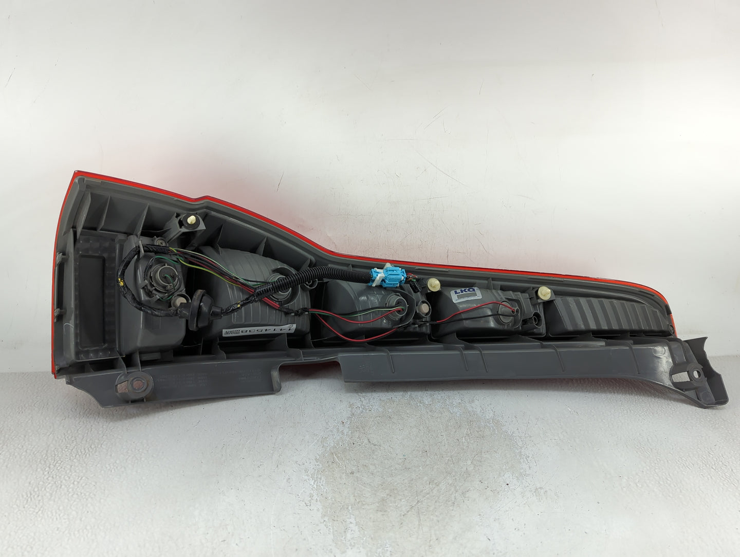 2007-2011 Honda Cr-V Tail Light Assembly Passenger Right OEM P/N:P6206 Fits Fits 2007 2008 2009 2010 2011 OEM Used Auto Part