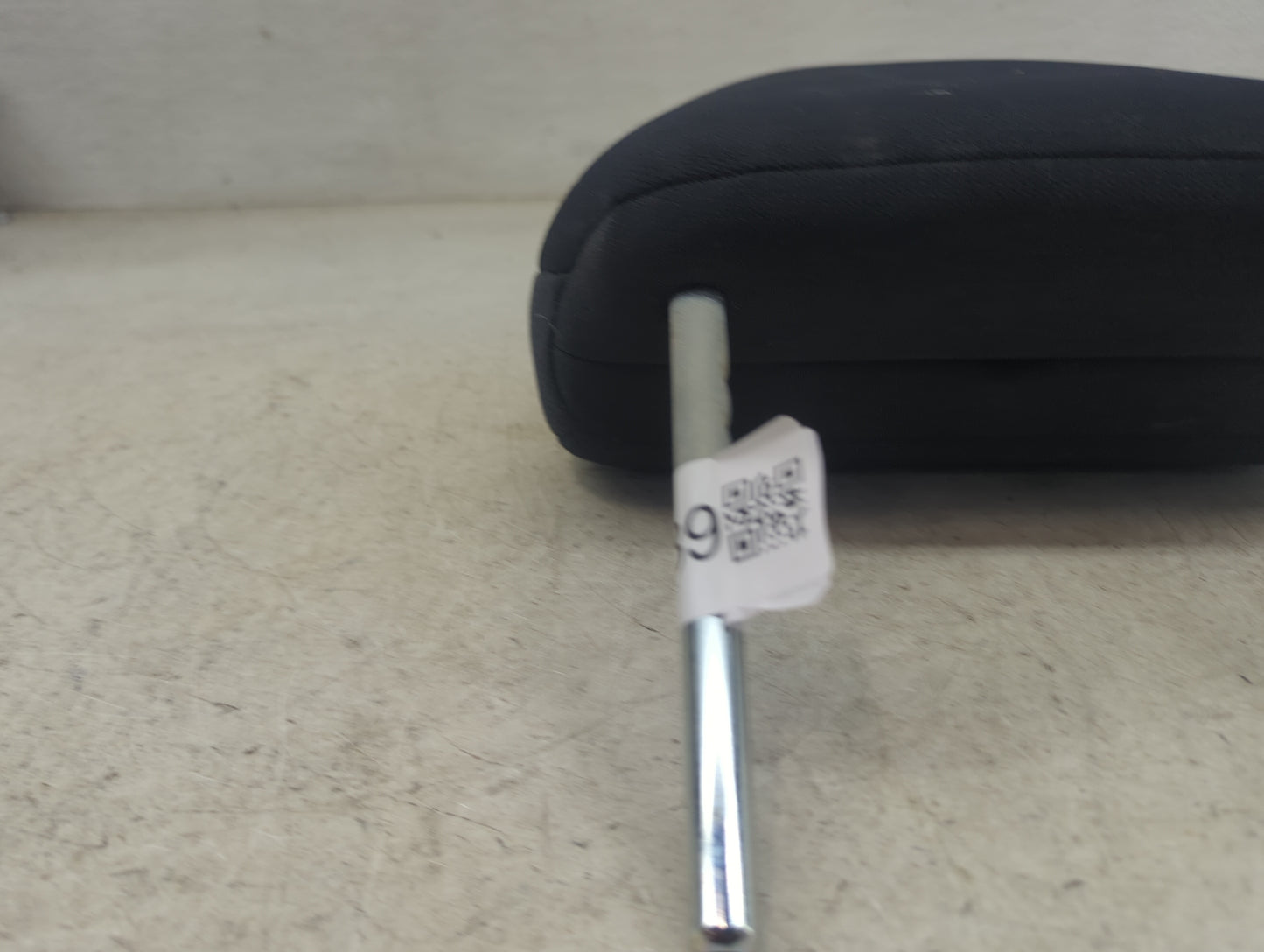 2011 Honda Cr-v Headrest Head Rest Front Driver Seat Black - Oemusedautoparts1.com