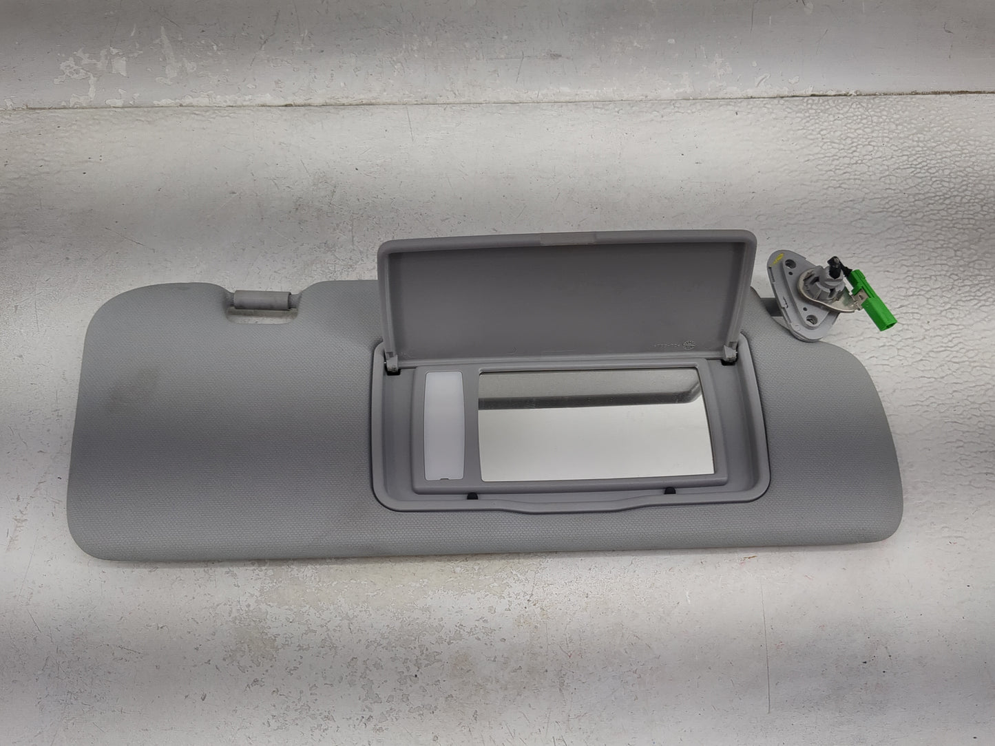2010-2011 Honda Cr-V Sun Visor Shade Replacement Passenger Right Mirror Fits Fits 2010 2011 OEM Used Auto Parts - Oemusedaut