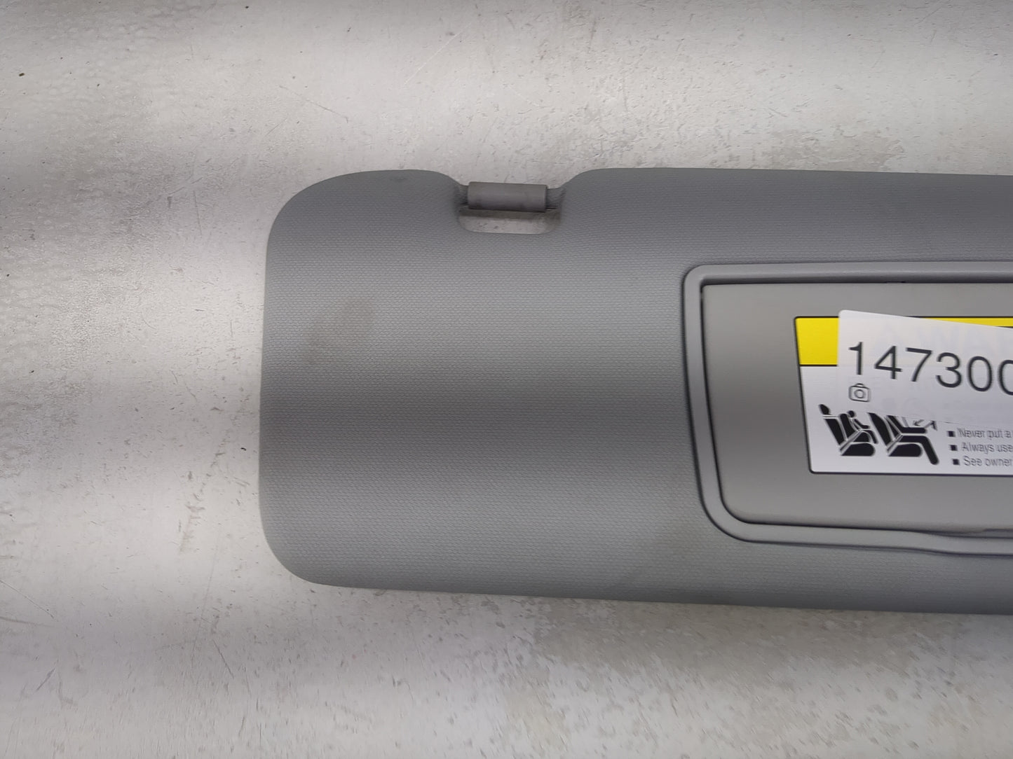 2010-2011 Honda Cr-V Sun Visor Shade Replacement Passenger Right Mirror Fits Fits 2010 2011 OEM Used Auto Parts - Oemusedaut