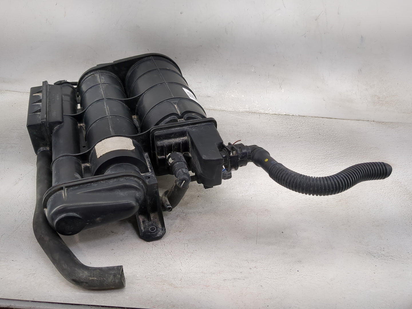2011 Honda Cr-v Fuel Vapor Charcoal Canister - Oemusedautoparts1.com