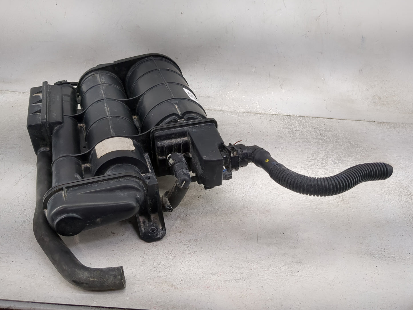 2011 Honda Cr-v Fuel Vapor Charcoal Canister - Oemusedautoparts1.com