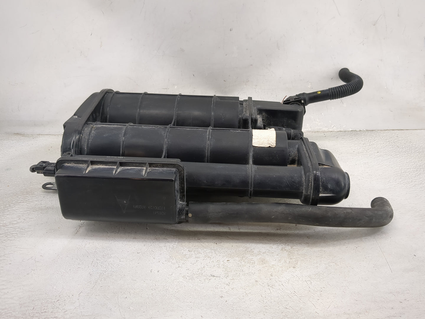 2011 Honda Cr-v Fuel Vapor Charcoal Canister - Oemusedautoparts1.com