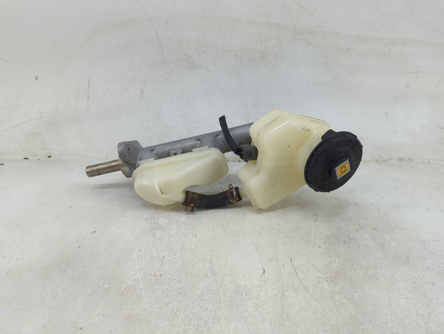 2007-2011 Honda Cr-v Brake Master Cylinder 1490515 - Oemusedautoparts1.com