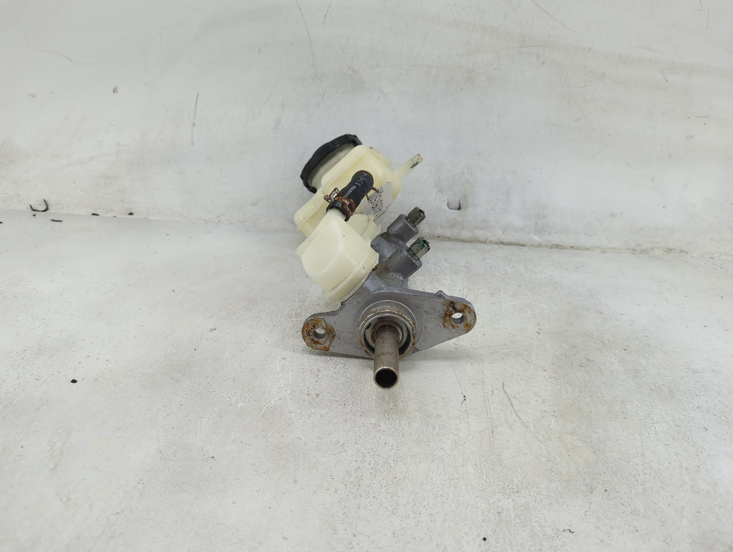 2007-2011 Honda Cr-v Brake Master Cylinder 1490515 - Oemusedautoparts1.com
