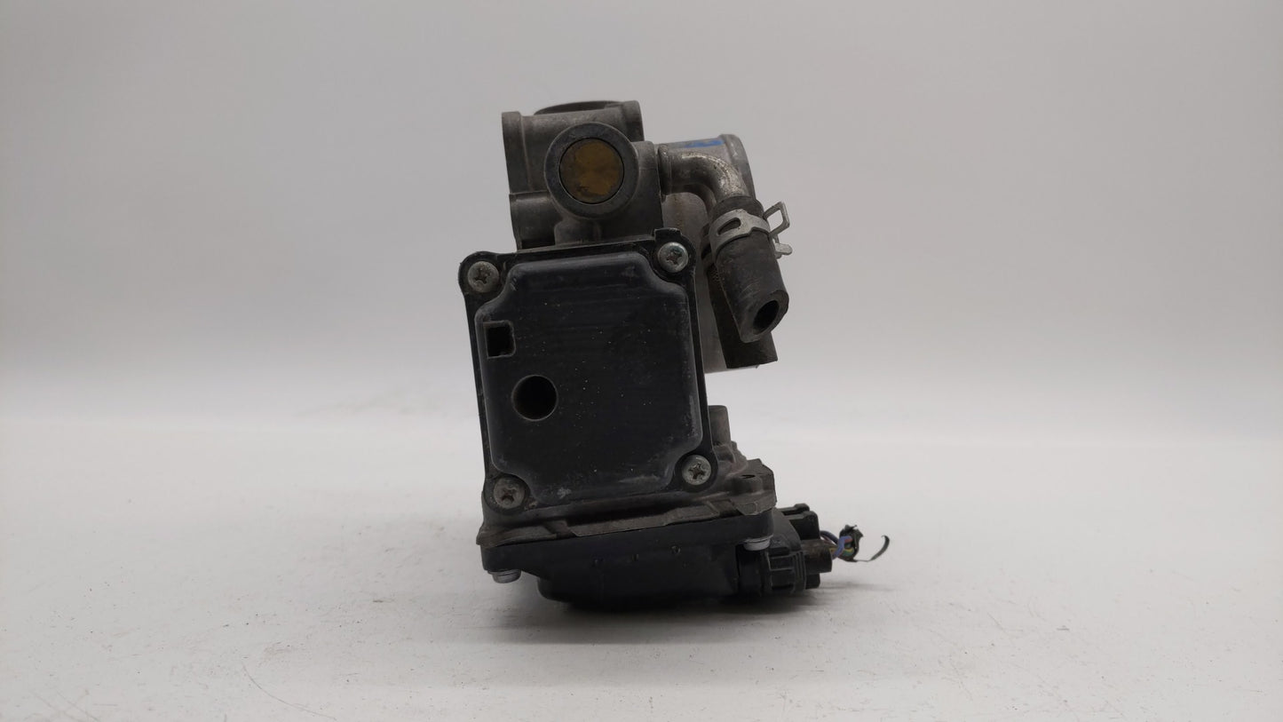 2010-2013 Honda Cr-V Throttle Body P/N:GMD7E GME1A Fits Fits 2010 2011 2012 2013 2014 OEM Used Auto Parts - Oemusedautoparts