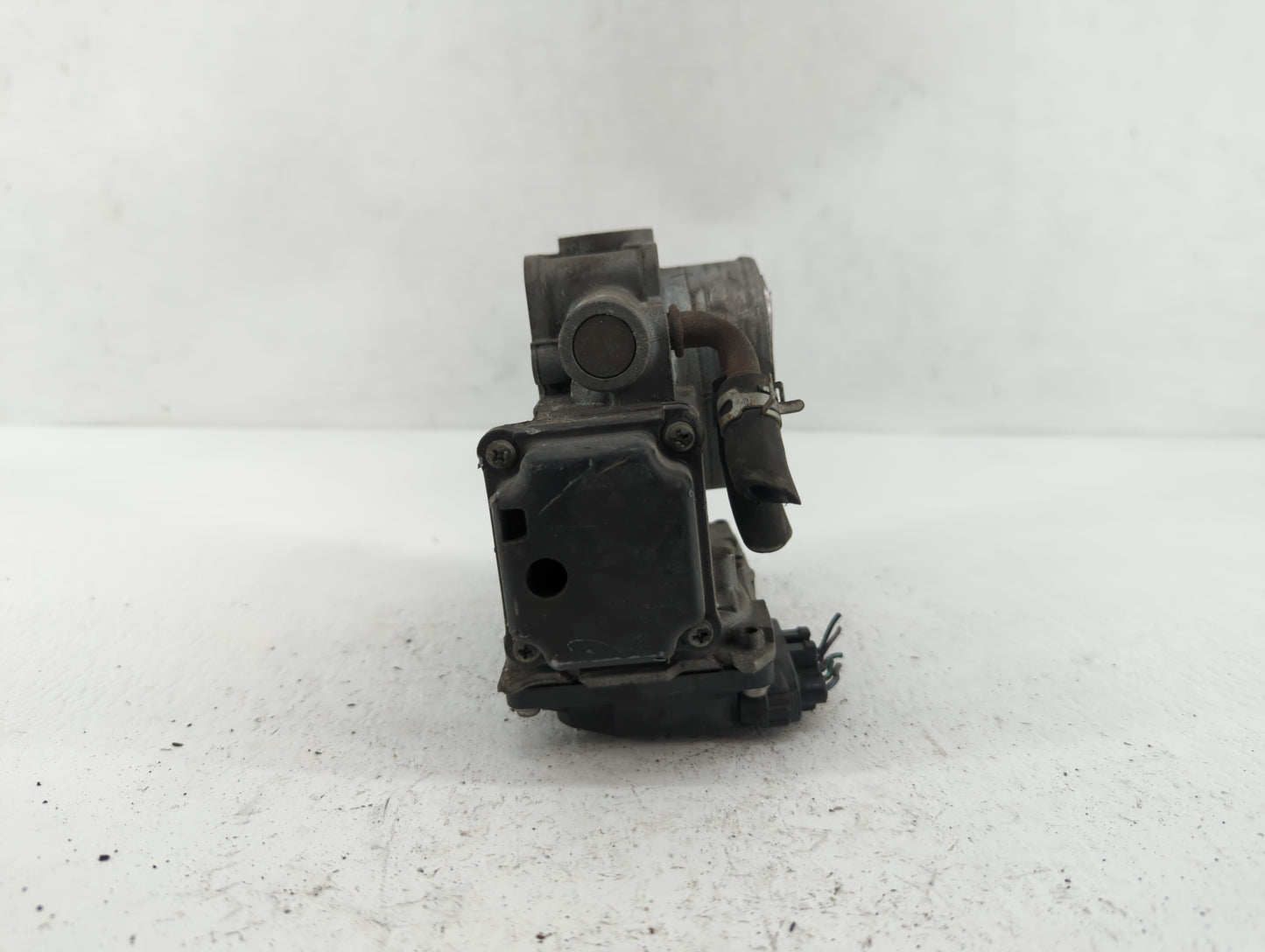 2010-2013 Honda Cr-V Throttle Body P/N:526-01 RME60-15, 141002P07H, GMD7E, GME1A Fits Fits 2010 2011 2012 2013 2014 OEM Used