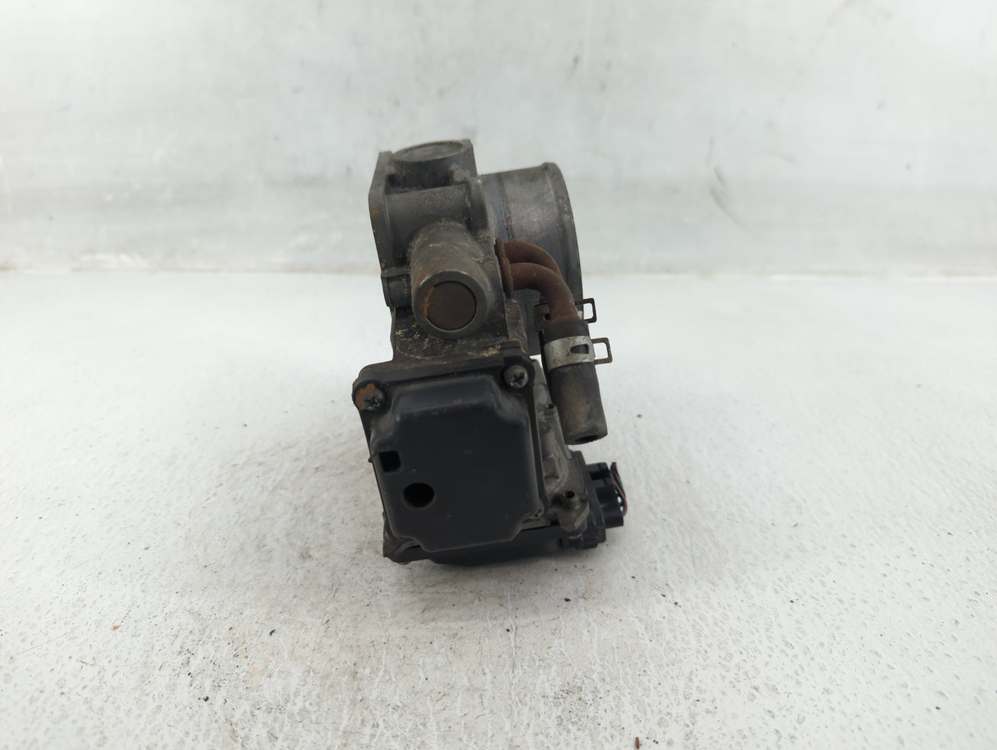 2010-2014 Honda Cr-V Throttle Body P/N:U22250267844 Fits Fits 2010 2011 2012 2013 2014 2015 OEM Used Auto Parts - Oemusedaut