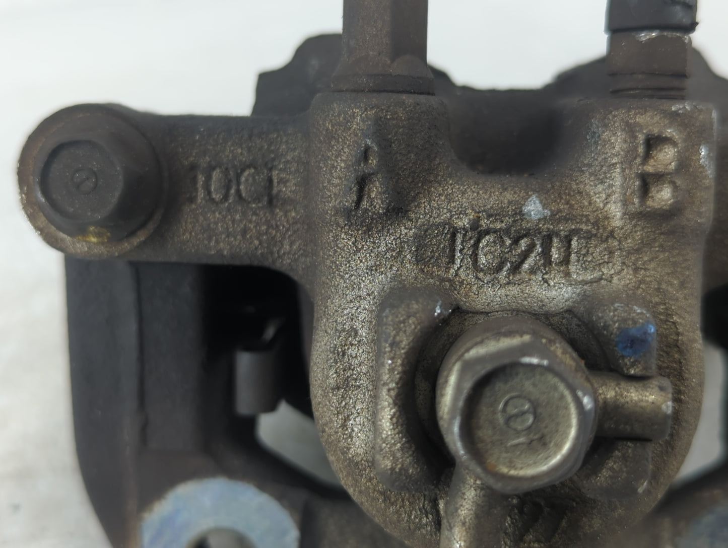 2009-2011 Honda Cr-v Front Driver Left Brake Caliper - Oemusedautoparts1.com