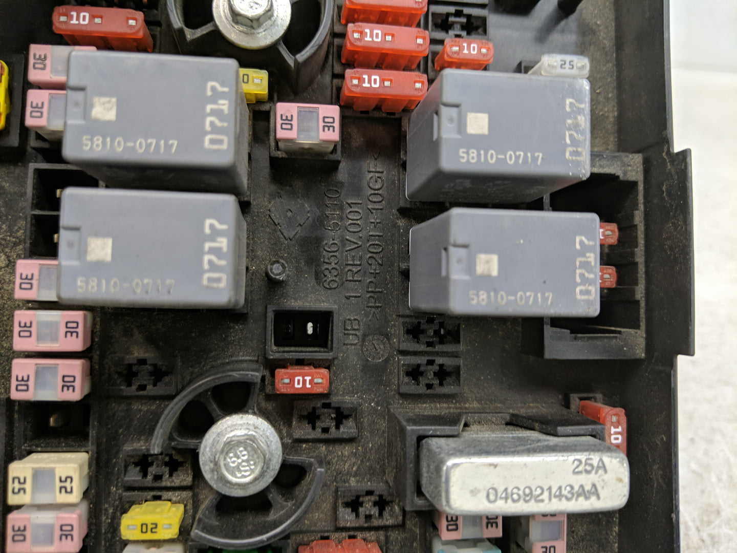 2011 Honda Insight Fusebox Fuse Box Panel Relay Module P/N:6356-5110 Fits OEM Used Auto Parts - Oemusedautoparts1.com