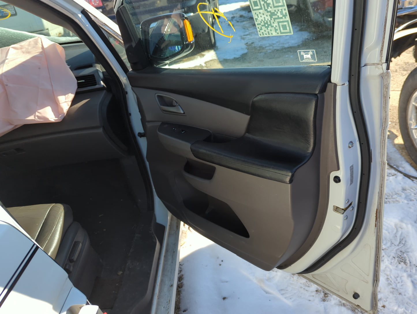 2011 Honda Odyssey Front Right Passenger Interior Door Panel Trim - Oemusedautoparts1.com
