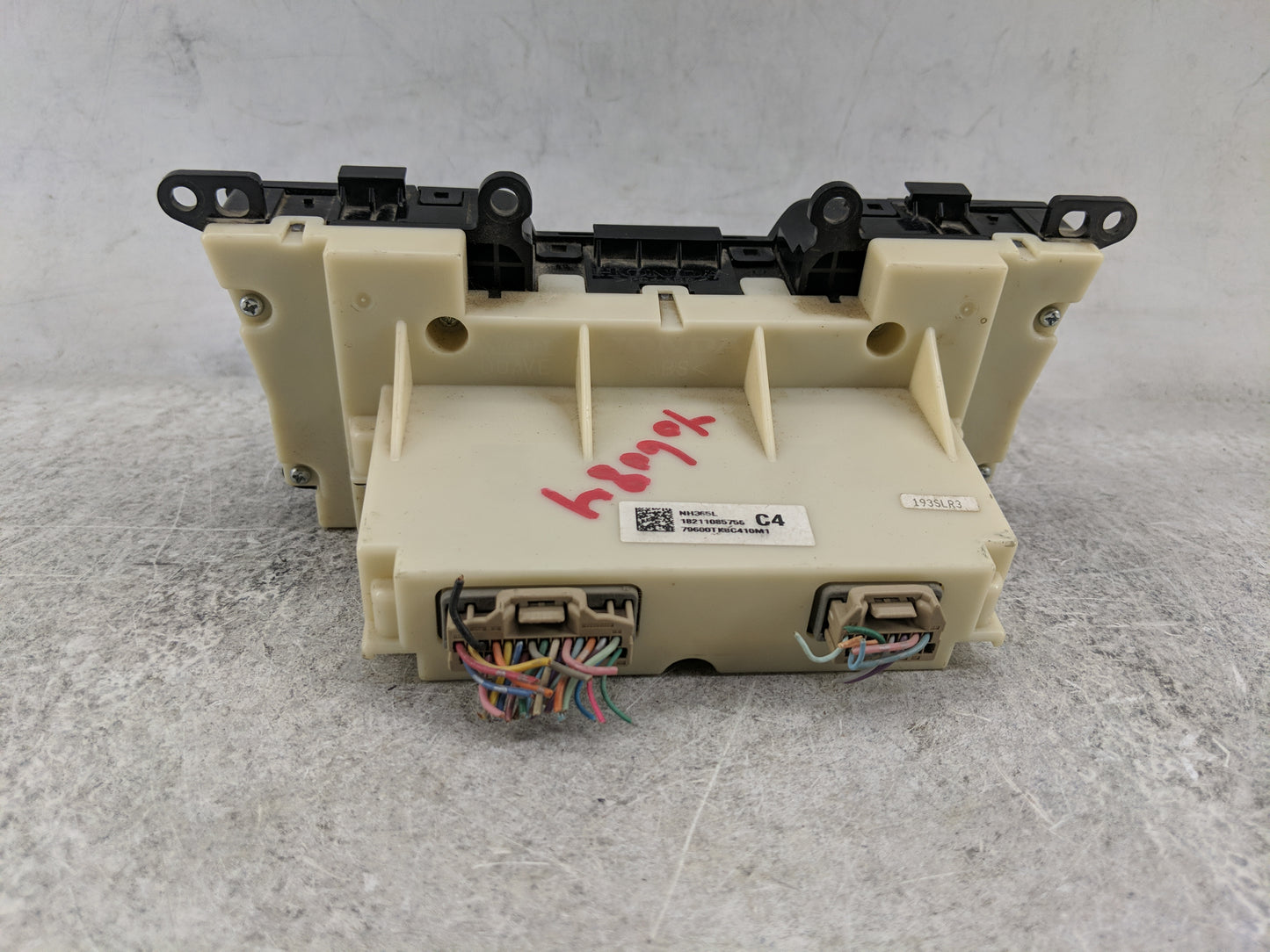 2011-2017 Honda Odyssey Climate Control Module Temperature AC/Heater Replacement P/N:79600TK8C410M1 18211085758 Fits OEM Use