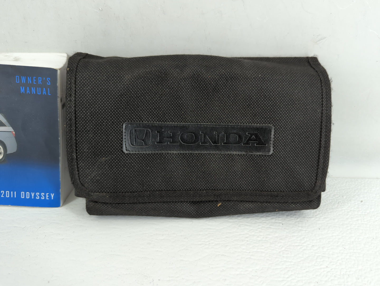2011 Honda Odyssey Owners Manual Book Guide P/N:00X31-TK8-6020 31TK8602 OEM Used Auto Parts - Oemusedautoparts1.com