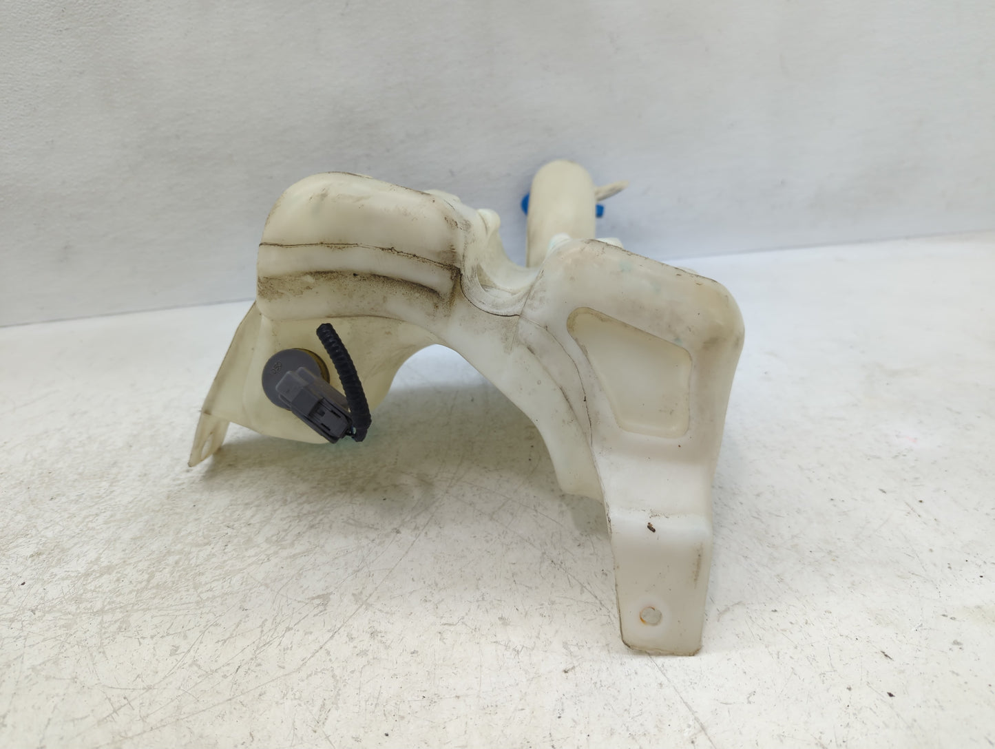 2009-2011 Honda Pilot Windshield Washer Fluid Reservoir Bottle Oem - Oemusedautoparts1.com